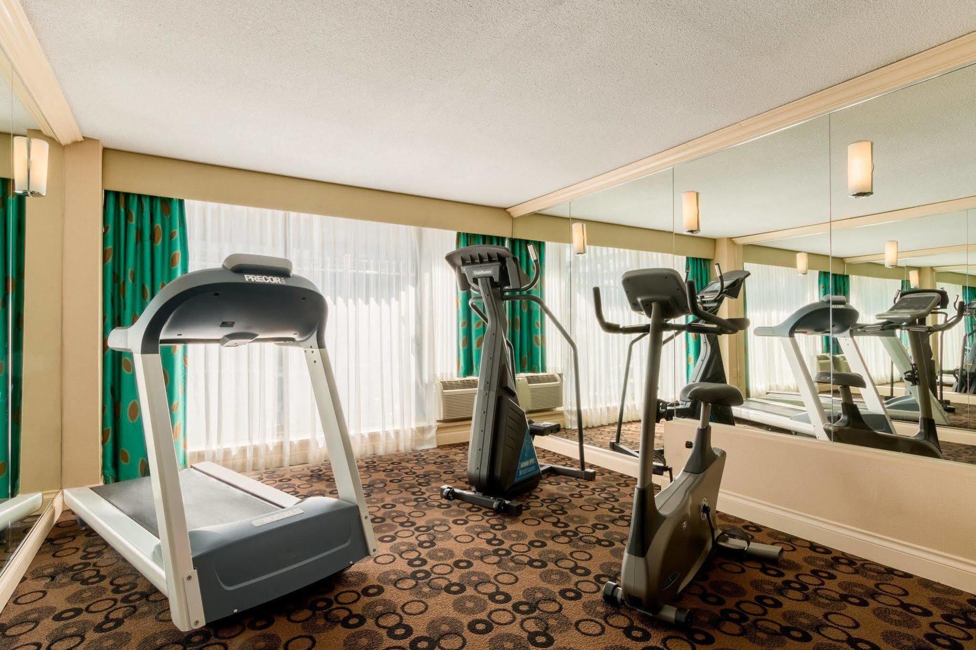 Park & By Radisson 3* Vancouver