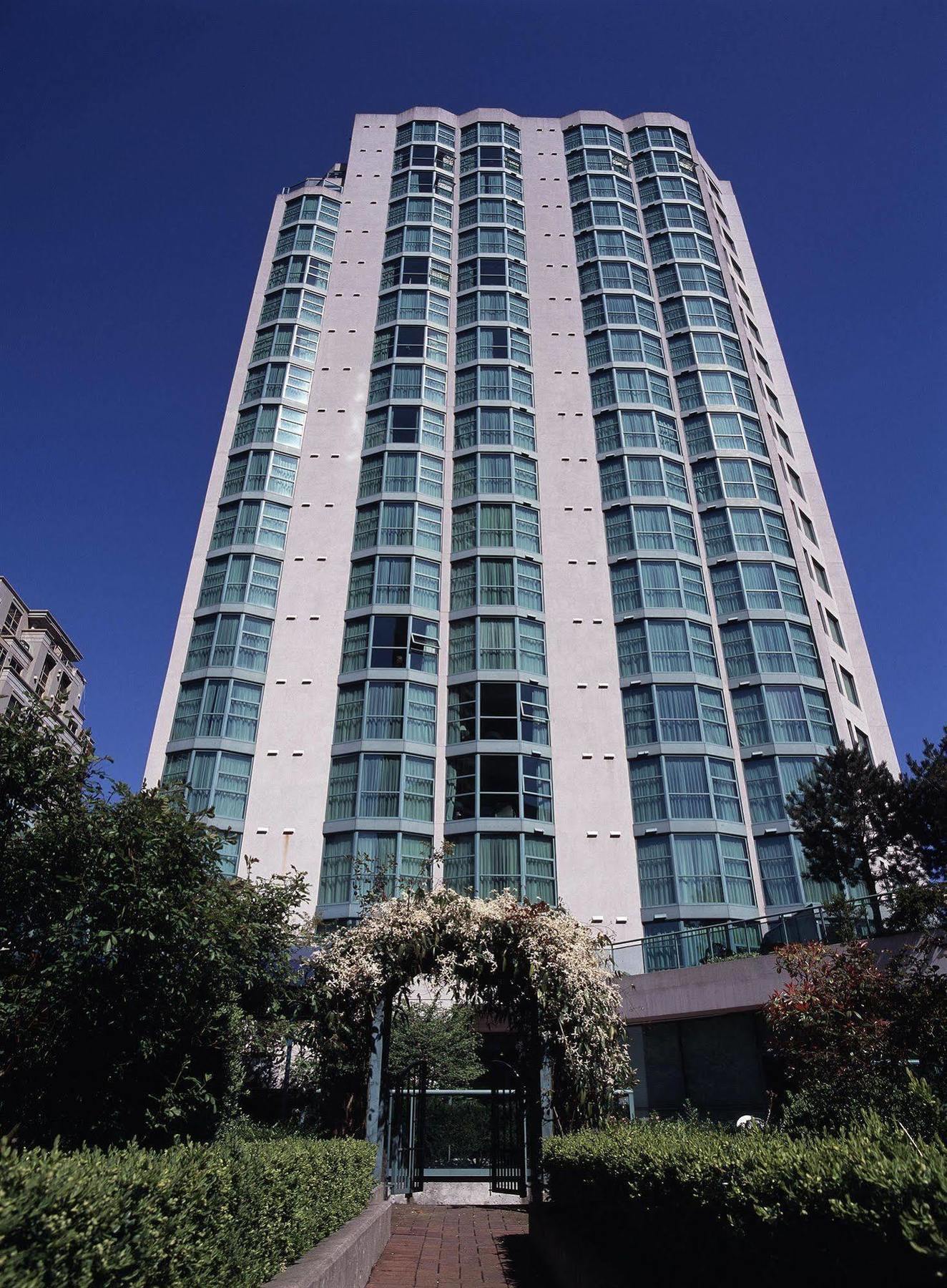 Rosedale Apartment *
