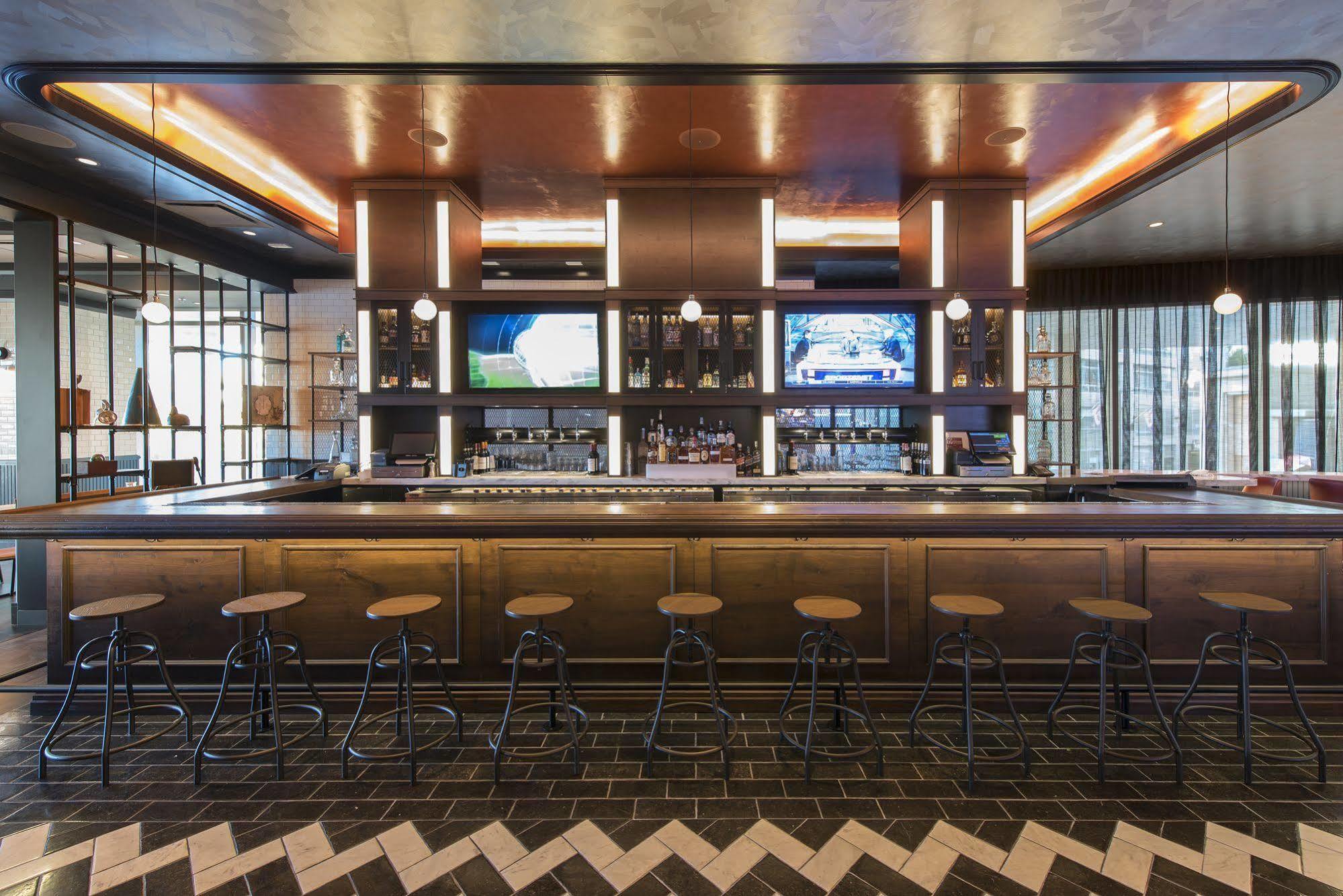 The Douglas, Autograph Collection 5* Vancouver