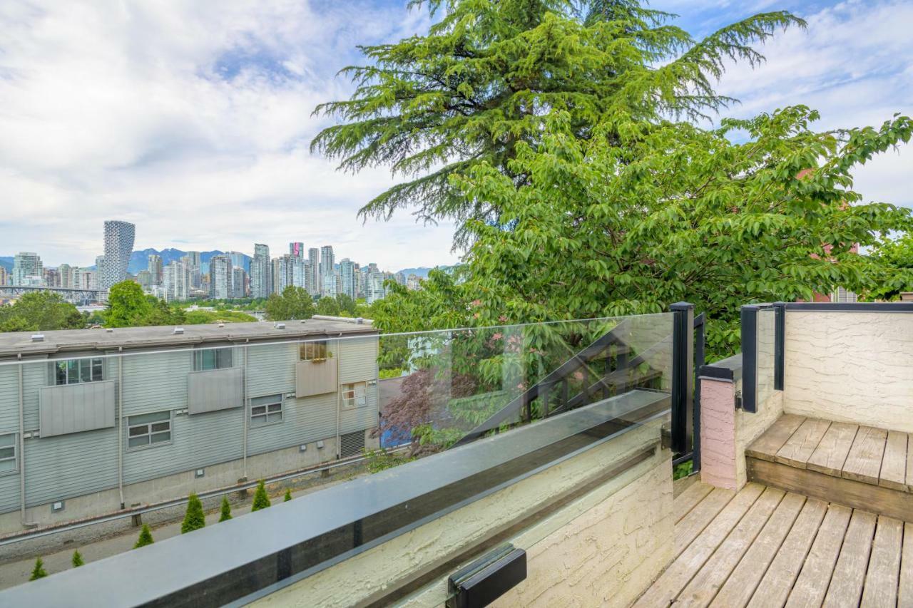 Charming 1 Bdrm View Apartment