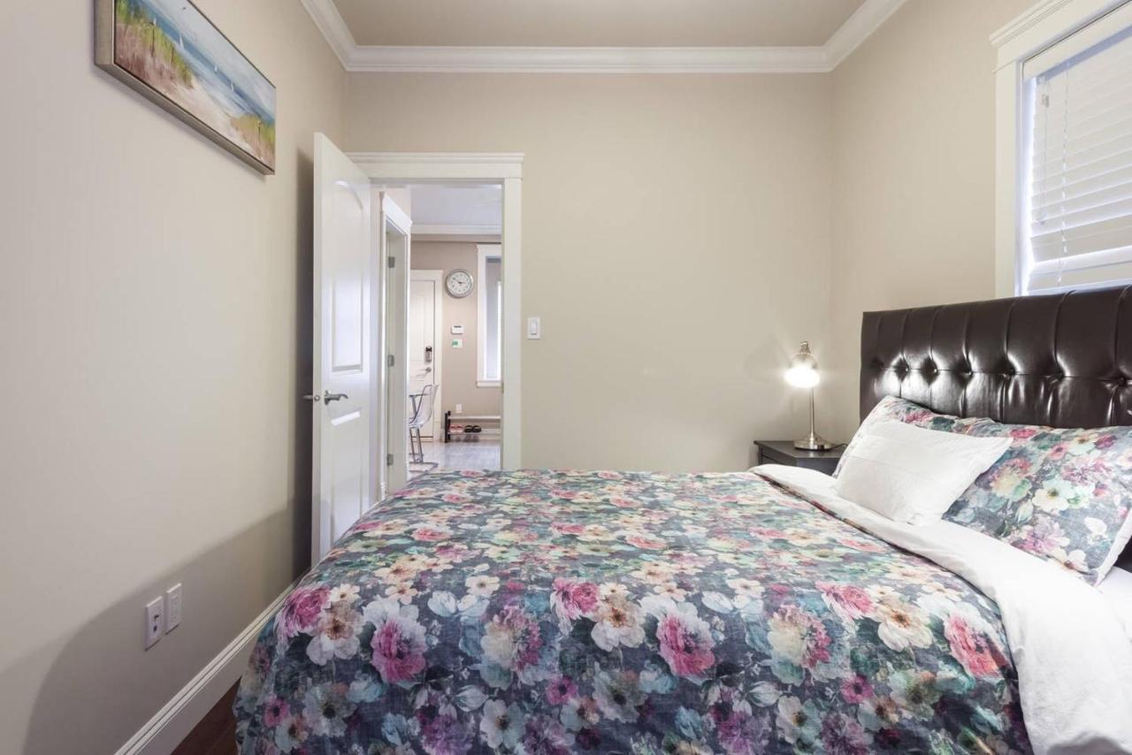 Rare Find Exquisitely New Quiet & Safe Skytrain * Vancouver