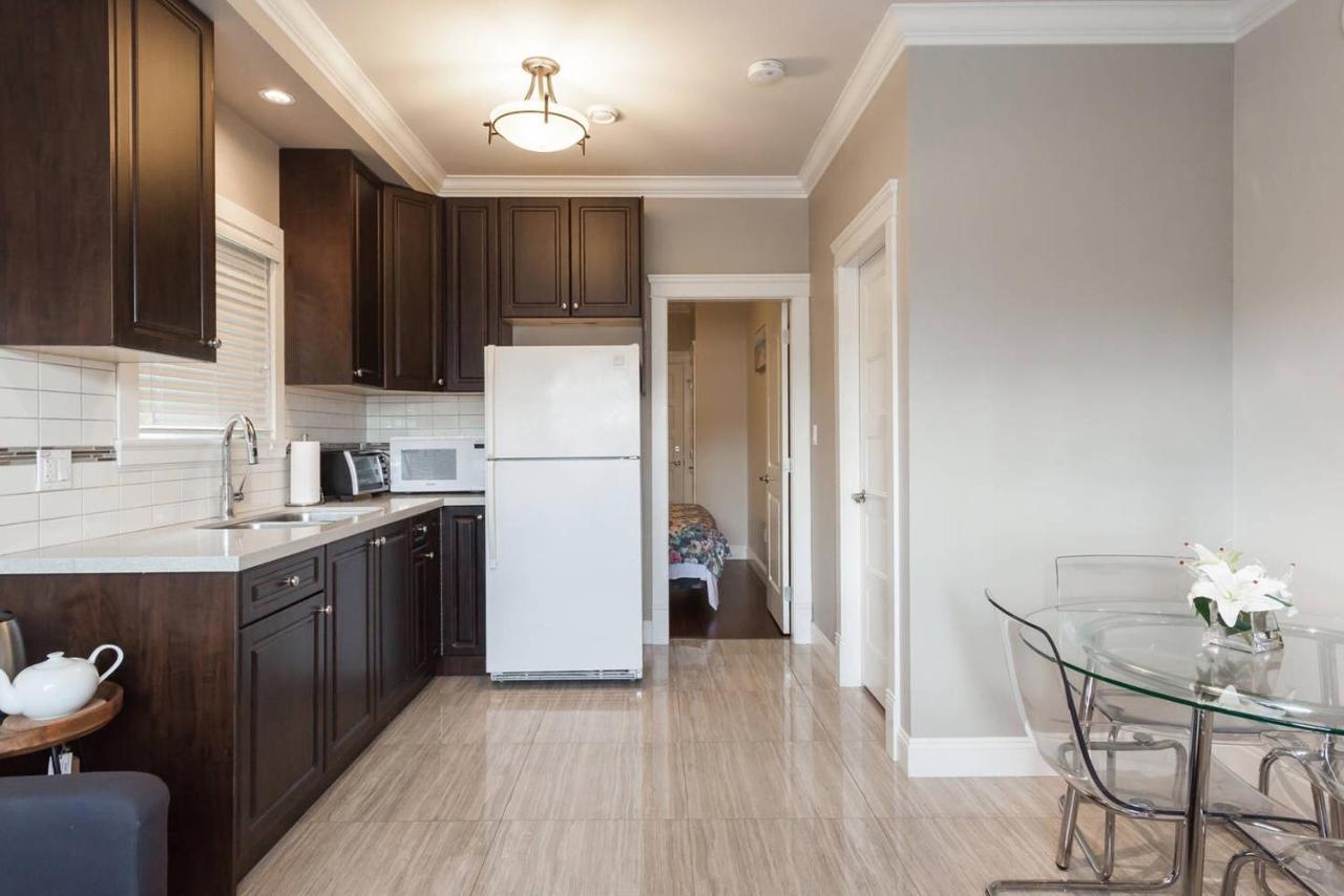 Gasthof Rare Find Exquisitely New Quiet & Safe Skytrain Vancouver