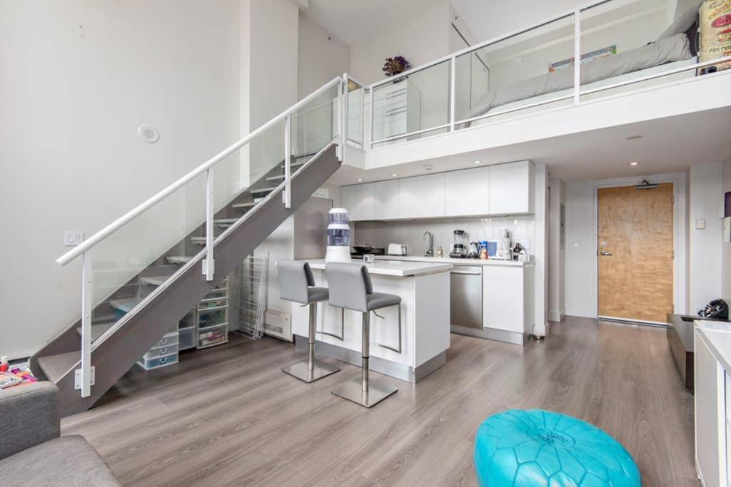 Seymour Loft * Vancouver